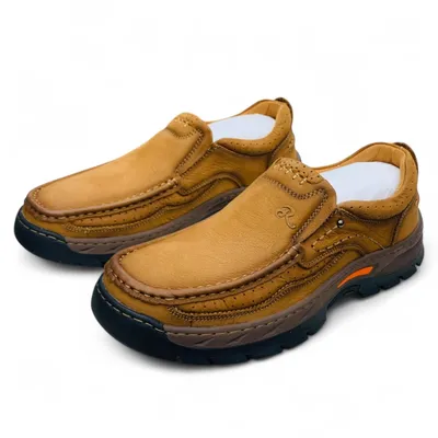 Men’s Leather Loafers with Rugged Outsole – Style and Adventure