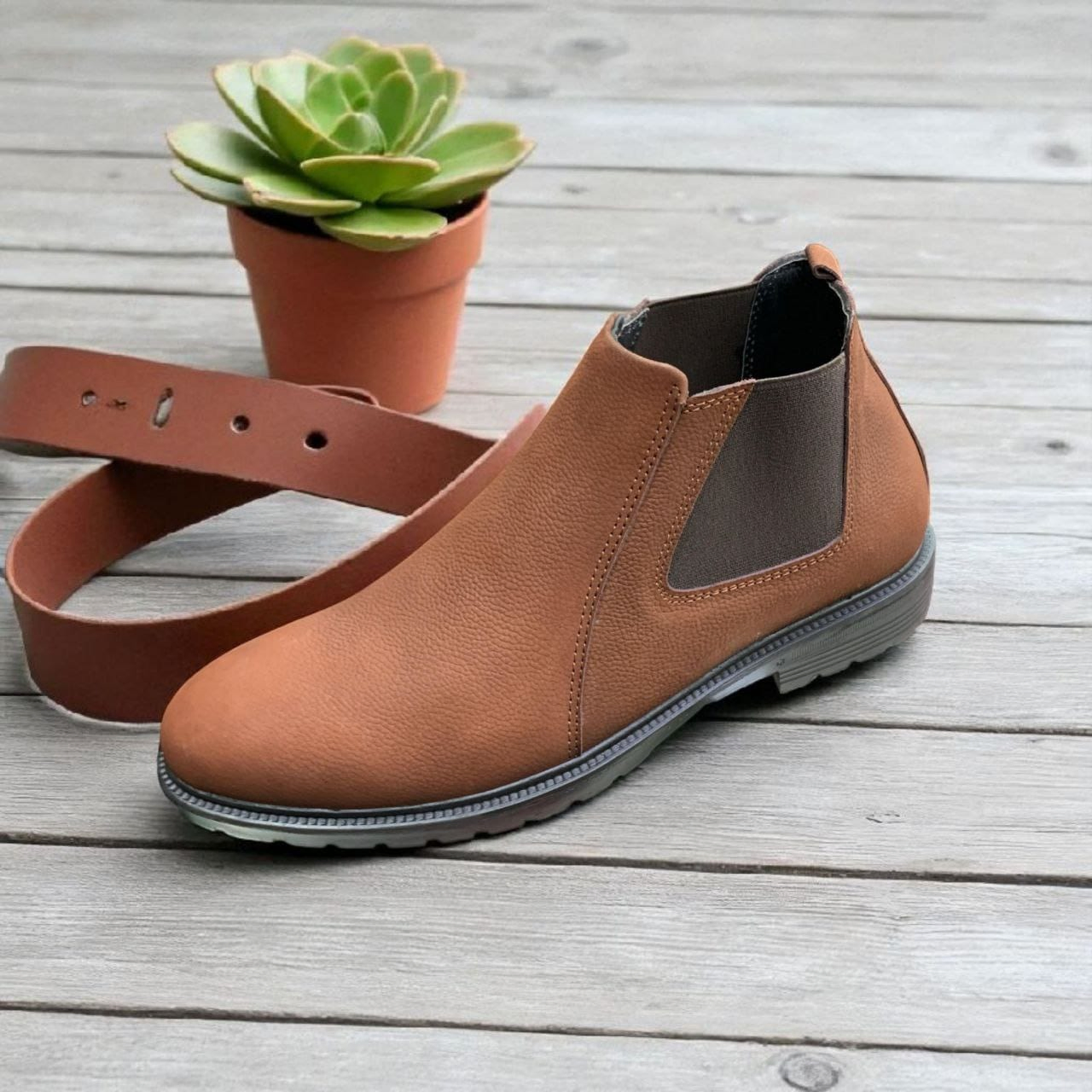 Men’s Leather Chelsea Boots – Style and Comfort
Men’s Leather Chelsea Boots – Style and Comfort