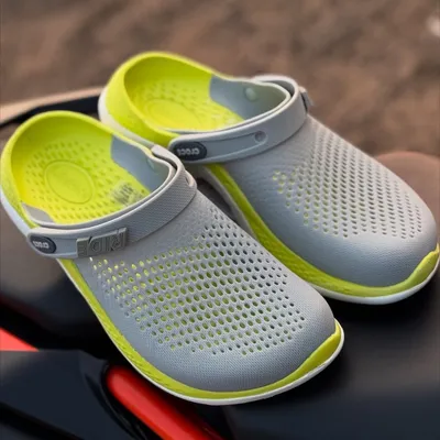 Crocs 360 LiteRide Clogs – Black Yellow Ash Brown