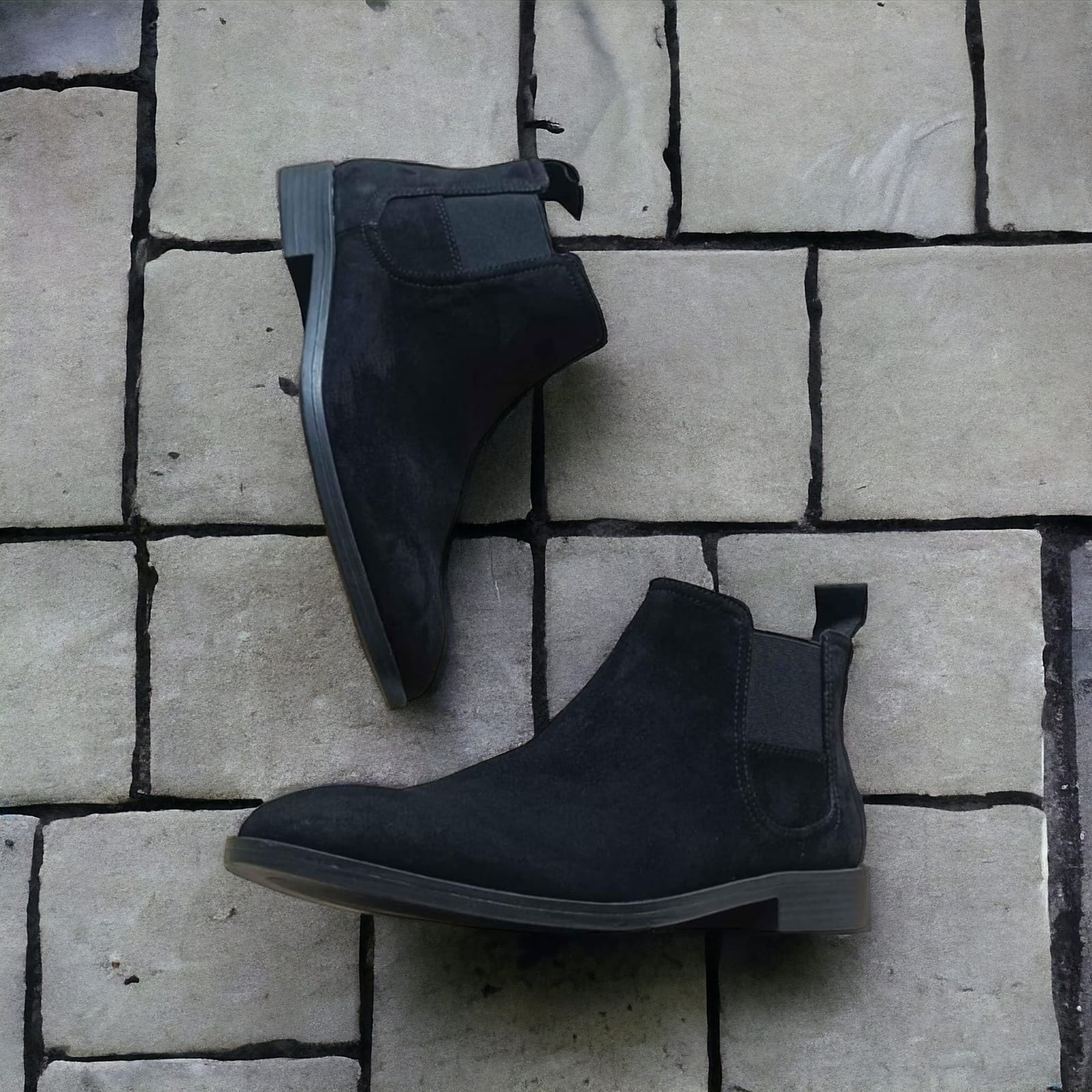 premium men’s black Chelsea boots
premium men’s black Chelsea boots