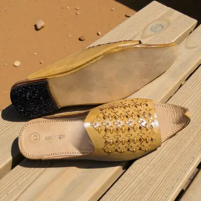 White/Brown Khussa Sandals —Handcrafted Leather with Floral Cut-Outs