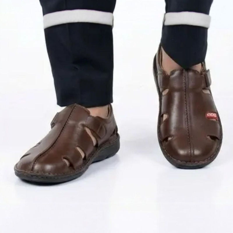 Brown Closed-Toe Sandals — Ventilated Strap Design 