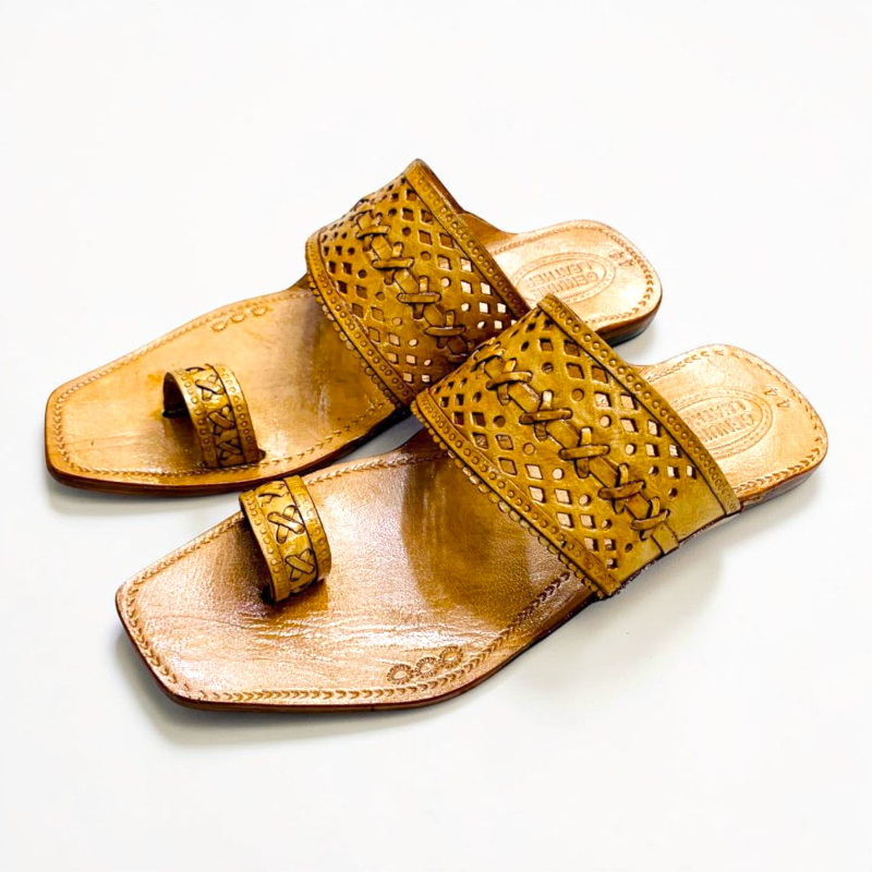 Men Black Kolhapuri Chappals Handcrafted Leather Sandals