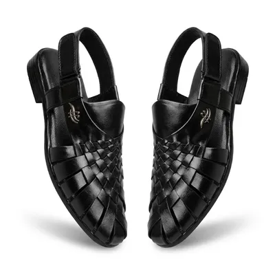 Brown Woven Sandals — Traditional Closed-Toe Design 