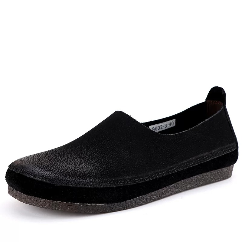 Men's Pebble-Grain Leather Slip-On Loafer – Flat Sole, Black, Minimalist Build