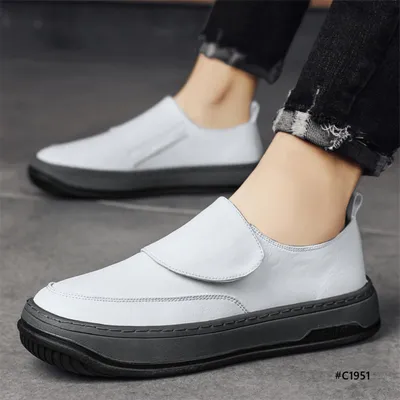 Light Path casual shoes