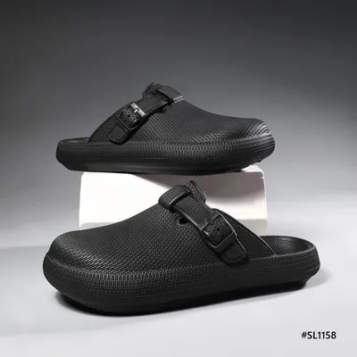 Plush Retreat Men’s Slippers