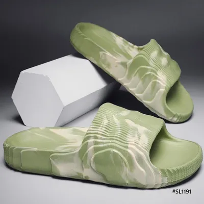 Plush Grip Men’s Slippers