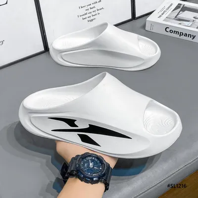 Plush Stride Men’s Slippers