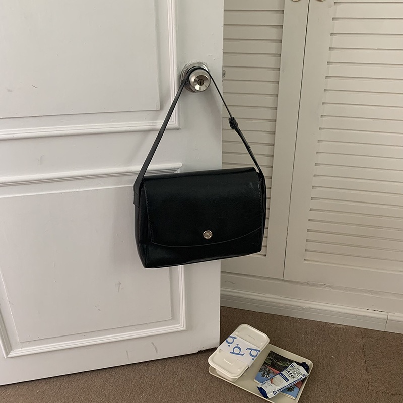 Nova Grace Women’s Shoulder Bag