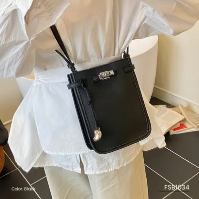 The Geneva Women’s Shoulder Bag