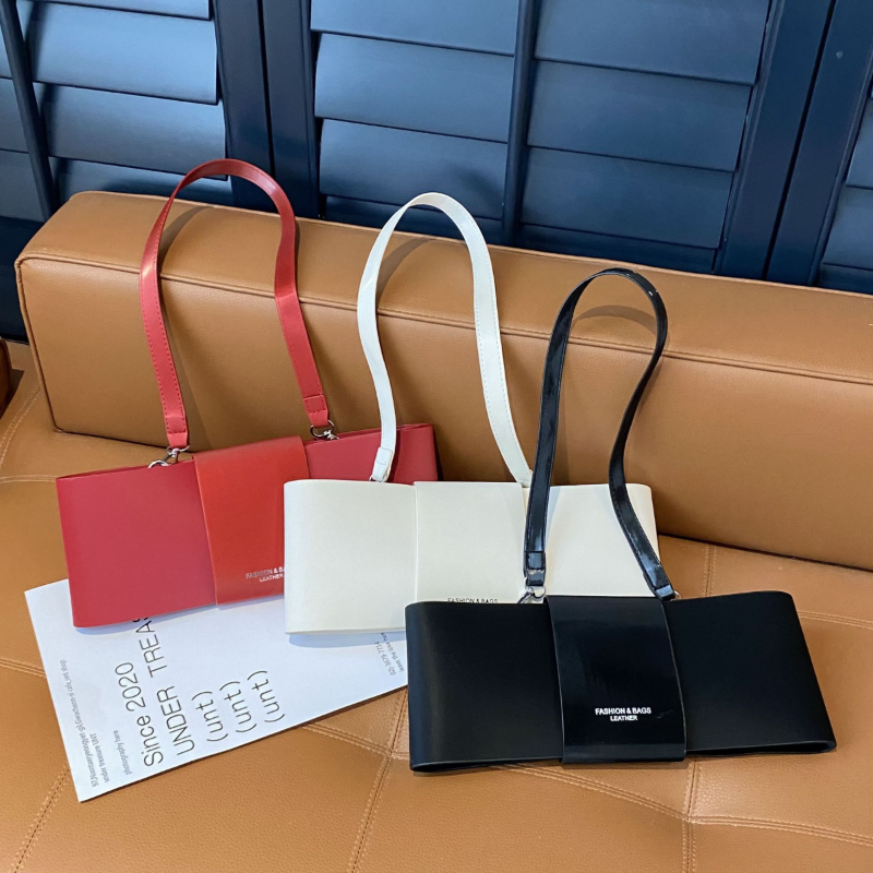 The Montauk Women’s Shoulder Bag