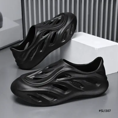 Urban Chill Men’s Slippers