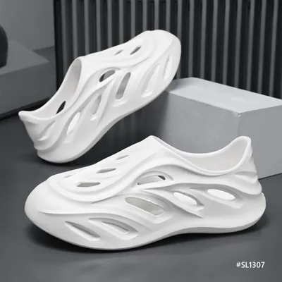 Urban Chill Men’s Slippers