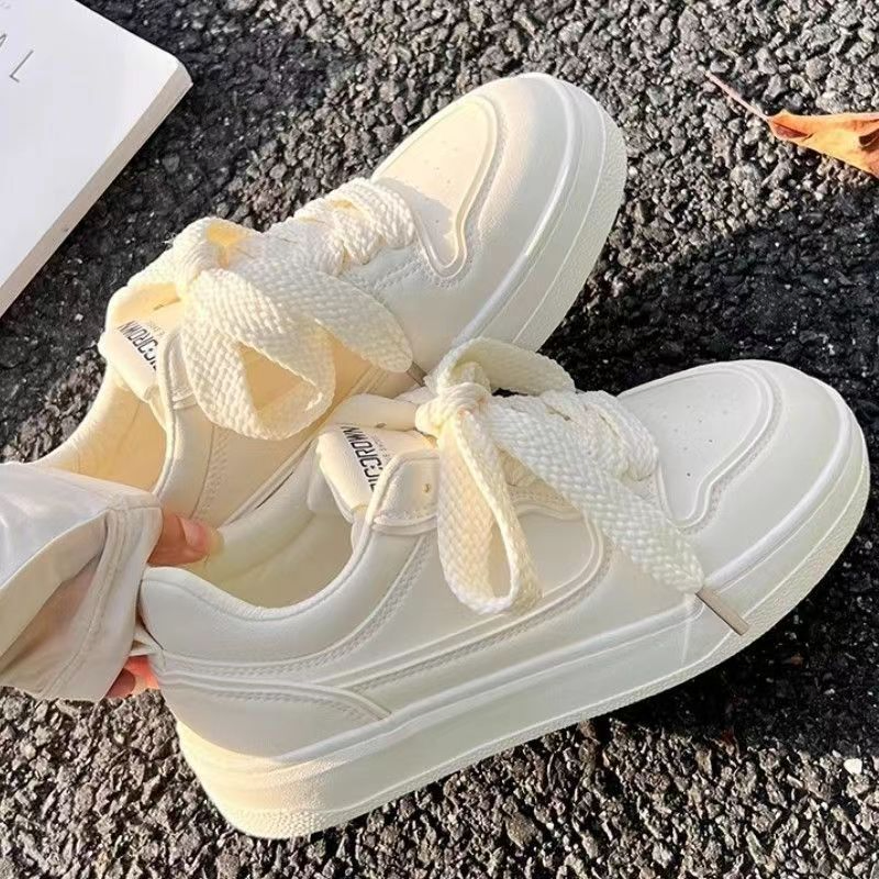 Sora Charm Womens Casual Shoes
