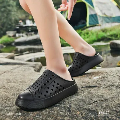 Dovina Bloom Women's Slippers