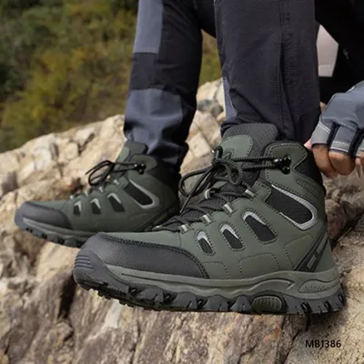 Zyron Crest Martin Boots
