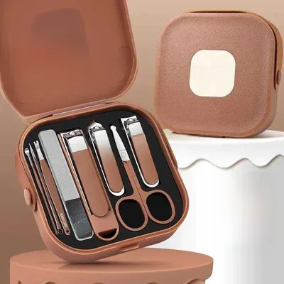 Portable Manicure Set (7 Pc)