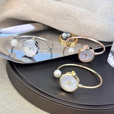 Elegant And Minimalist Small Dial with Pearl Watch