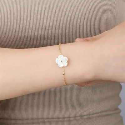 White Blossom White Shell Bracelet