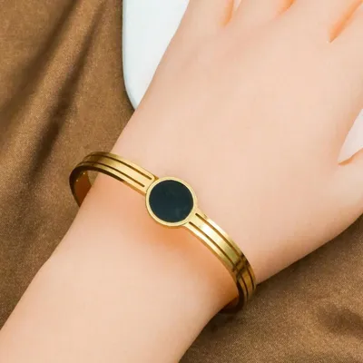 Stainless Steel Circle Black Shell Bracelet