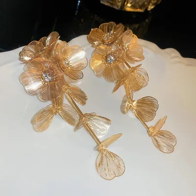 Long Petal Elegant Tassel Earrings