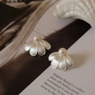  Silver Pearl Flower Stud Earrings