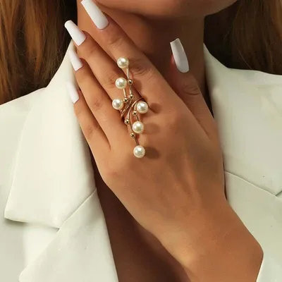 Adjustable Trending Pearl Finger Ring (1 Pc)