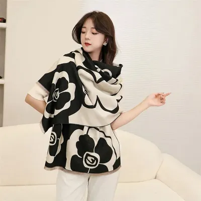Warm Winter Shawl Flower Pattern 