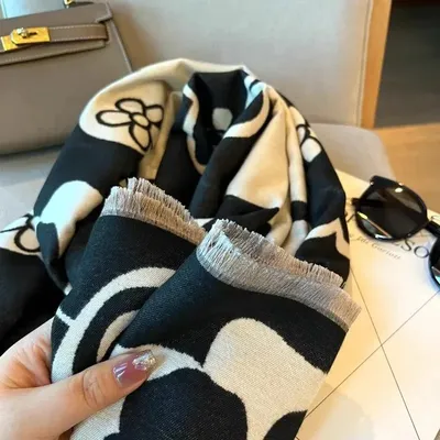 Warm Winter Shawl Flower Pattern 