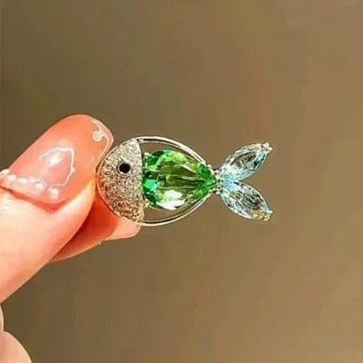  Crystal Rhinestone Zircon Fish Brooch Pin
