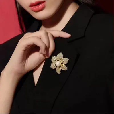  Crystal Rhinestone Pearl Flower Brooch Pin