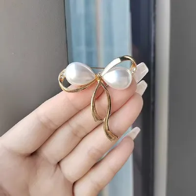 Luxury Pearl Bow Brooch Pin