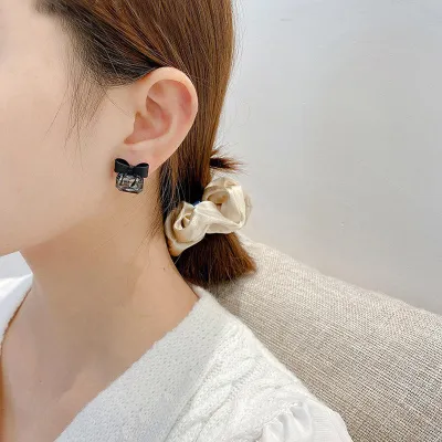 Black Crystal Bowknot Stud Earring
