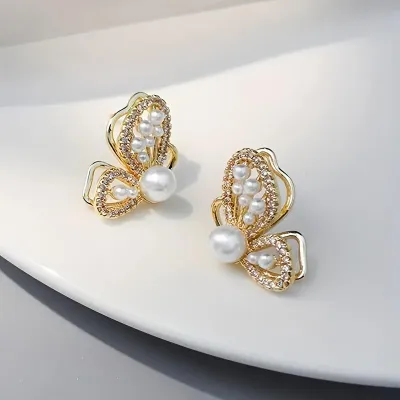  Butterfly Pearl Stud Earring
