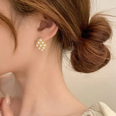Trendy Korean Pearl Stud Earring