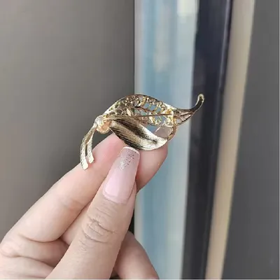 Crystal Pearl Leaf Shape Brooch Pin