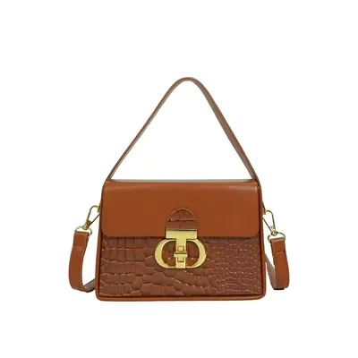  Fashionable Square-shaped Shoulder Bags