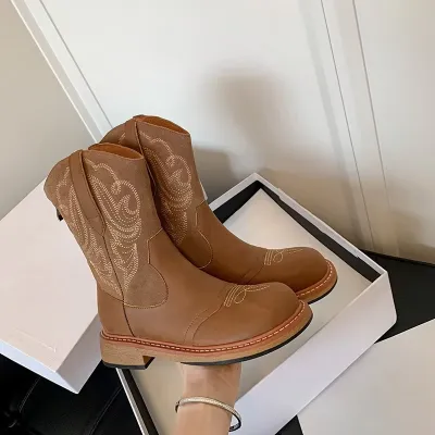  Ladies Stylish Chelsea Boots 