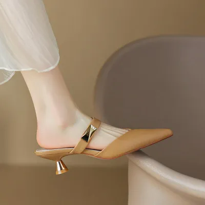 Chain Pointed High Heeled slippers