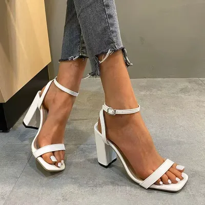 Thick With A Line Fashion Sandals 