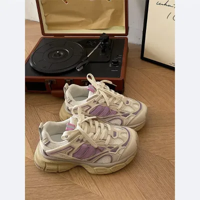  Female Model 'Daddy Shoes'