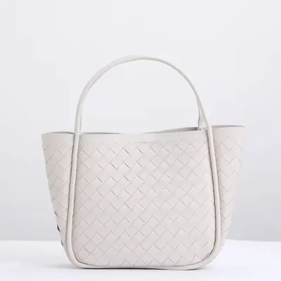  Artisanal Woven Bucket Handbag