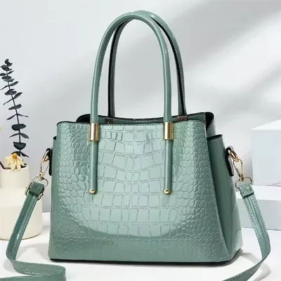 Comfortable and Beautiful Tote Handbag