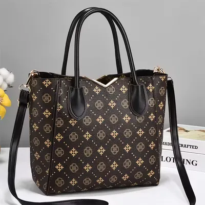 Casual Tote Fashionable Womens Handbag