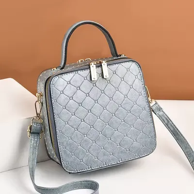 Comfortable and Light Big Tote Bag