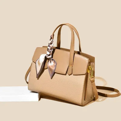 New Premium Commut Handbag