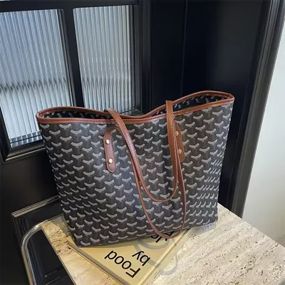 Closure Large Capacity Tote Bag