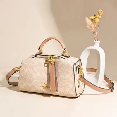 Retro Light Luxury Handbag