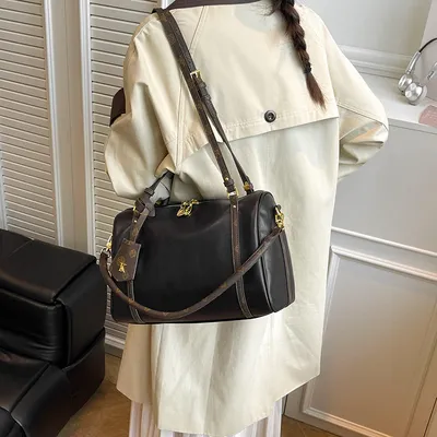 New Women's PU Zipper Bag